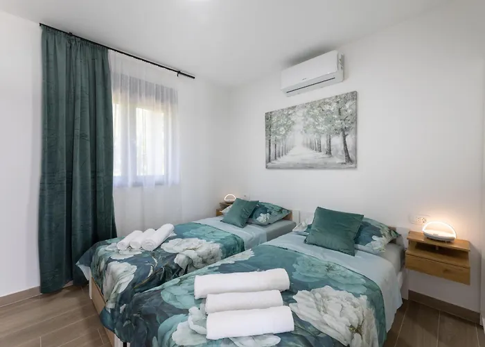 Bijaci Villa Kaštel Novi