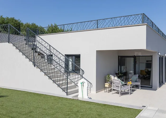 Bijaci Villa *