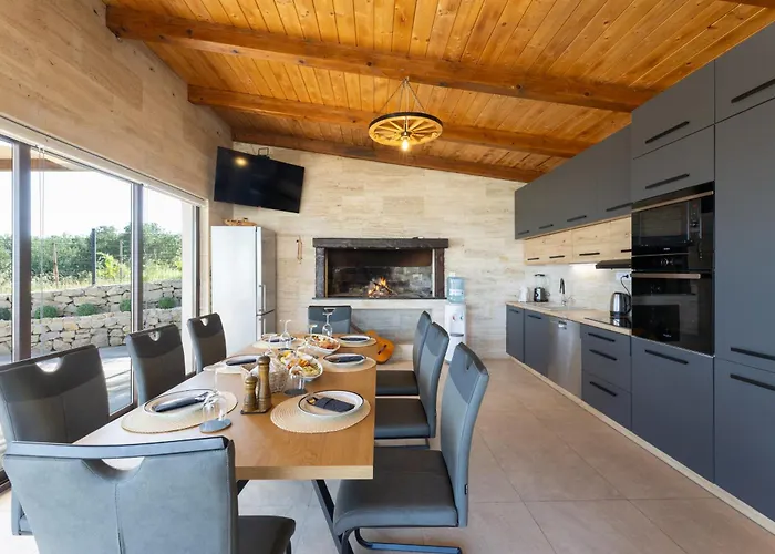 Bijaci Villa Kaštel Novi