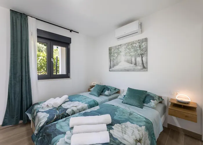 Bijaci Villa Kaštel Novi