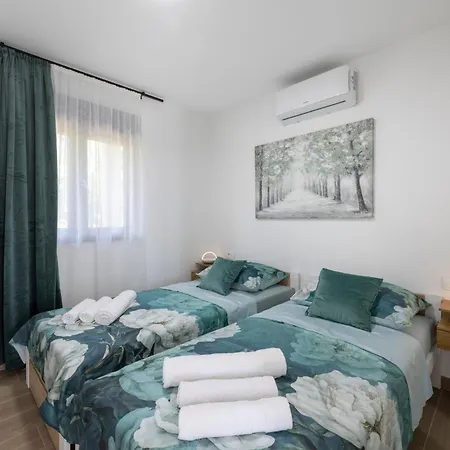 Bijaci Villa Kaštel Novi