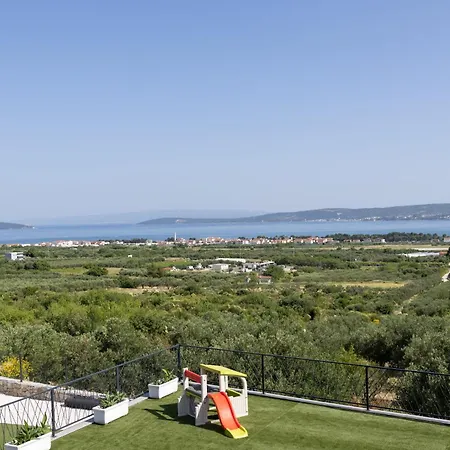 Bijaci Villa Kaštel Novi