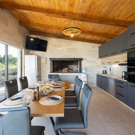 Bijaci Villa Kaštel Novi