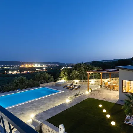 Bijaci Villa Kaštel Novi