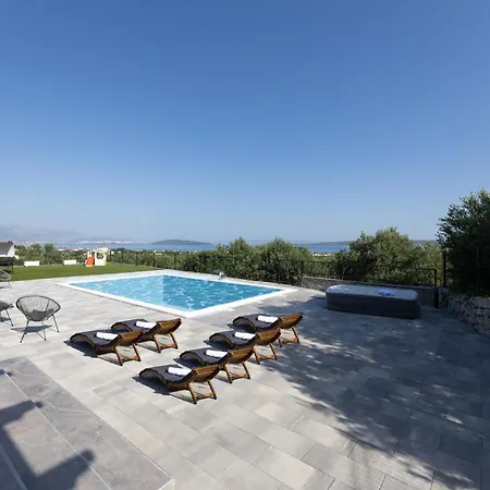 Bijaci Villa Kaštel Novi